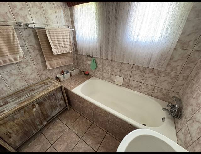 3 BEDROOM HOUSE FOR SALE IN MINNEBRON